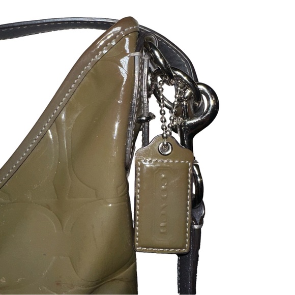 Coach Enamel 2Way Gray Patent Leather Hobo Shoulder Bag Embossed C's & wallet✨ - Picture 8 of 16